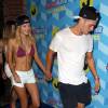Bella Thorne et son petit ami Gregg Sulkin à la soirée « Just Jared's Summer Bash Pool » à Los Angeles, le 18 juillet 2015 
