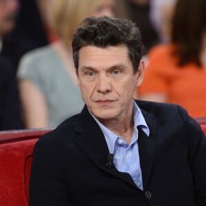 Marc Lavoine, dans Vivement Dimanche, le 8 avril 2015.