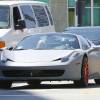 Kylie Jenner et son amie Pia Mia en Ferrari customisé sur le Santa Monica Blvd. Los Angeles, le 23 août 2015.