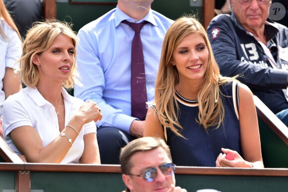 Sylvie Tellier et Camille Cerf (Miss France 2015) - People dans les tribunes des Internationaux de France de tennis de Roland-Garros à Paris, le 2 juin 2015.