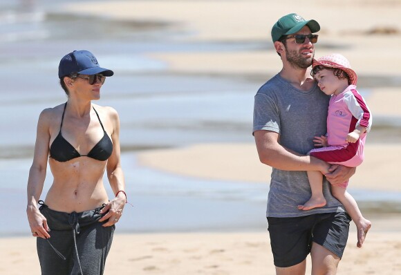 Max Greenfield avec sa femme Tess Sanchez et sa fille Lilly en vacances a Maui a Hawaii, le 30 mai 2013  