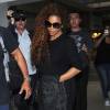 Janet Jackson prend un vol à l'aéroport de Los Angeles, le 17 juin 2015 