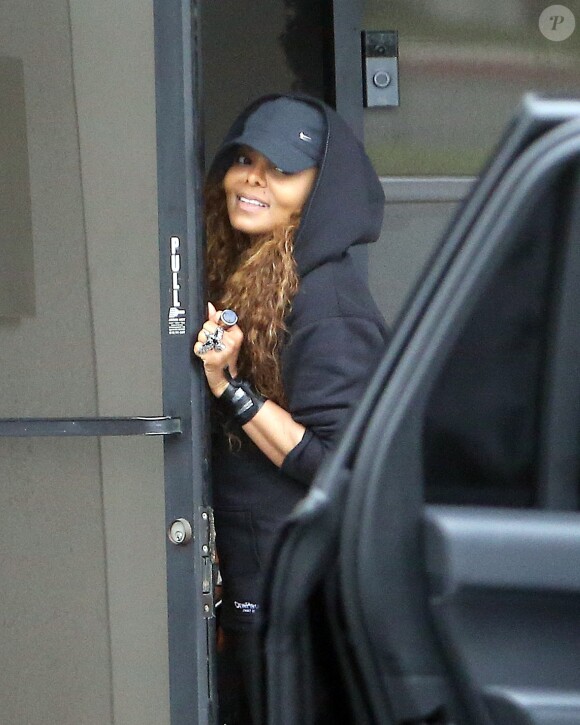 Exclusif - Janet Jackson se rend dans un studio d'enregistrement à Los Angeles (probablement pour les répétitions de sa prochaine tournée mondiale) le 26 mai 2015.  