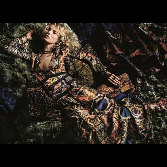 Kate Moss pose pour la campagne Etro automne/hiver 2015-2016