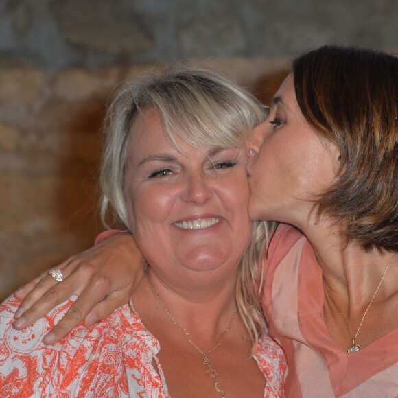 Valérie Damidot et Alexia Laroche-Joubert, lors de la conférence de presse de la grille de rentrée 2015/2016 des chaînes NRJ12, NRJ Hits et Chérie 25 à la Cour du Marais à Paris, le 27 août 2015.