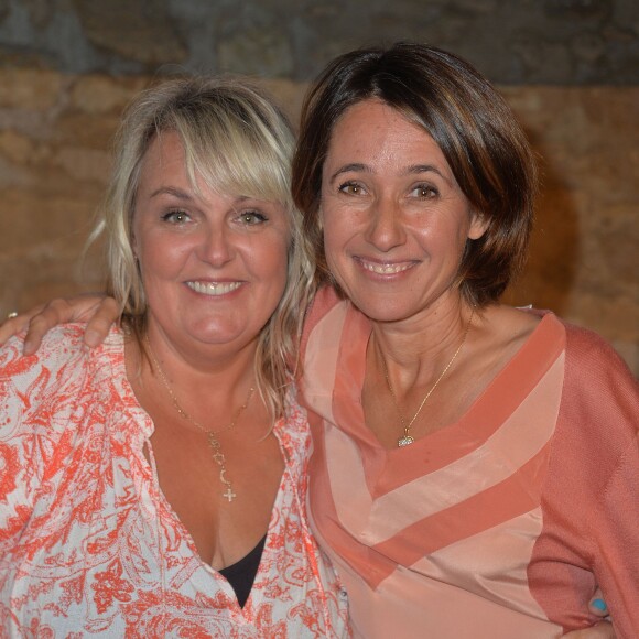 Valérie Damidot et Alexia Laroche-Joubert, lors de la conférence de presse de la grille de rentrée 2015/2016 des chaînes NRJ12, NRJ Hits et Chérie 25 à la Cour du Marais à Paris, le 27 août 2015.