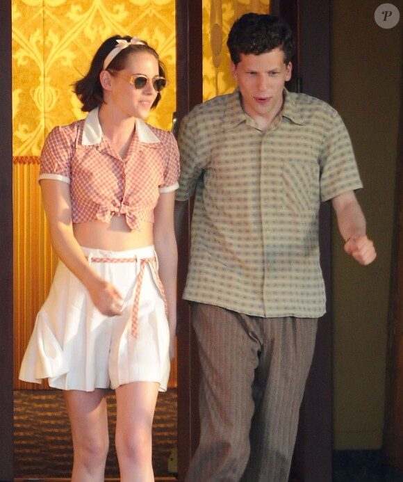 Kristen Stewart et Jesse Eisenberg sur le tournage d'un film de Woody Allen à Los Angeles, le 25 août 2015