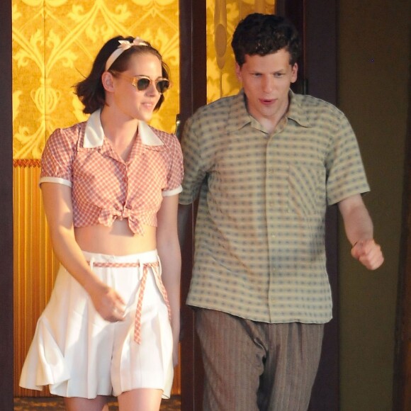 Kristen Stewart et Jesse Eisenberg sur le tournage d'un film de Woody Allen à Los Angeles, le 25 août 2015