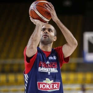 Entraînement de l'équipe de France de basket avec Tony Parker et l'entraineur Vincent Collet en préparation du match France/Allemagne à Strasbourg le 27 août 2015.