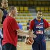 Entraînement de l'équipe de France de basket avec Tony Parker et l'entraineur Vincent Collet en préparation du match France/Allemagne à Strasbourg le 27 août 2015.