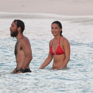 Exclusif - Pippa Middleton et son frère James Middleton en vacances à Saint-Barthélémy à la célèbre plage de l'Eden Rock le 22 août 2015.