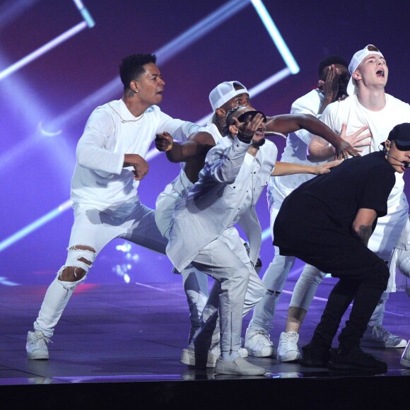 Justin Bieber sur la scène des MTV Video Music Awards le 30 août 2015 à Los Angeles 