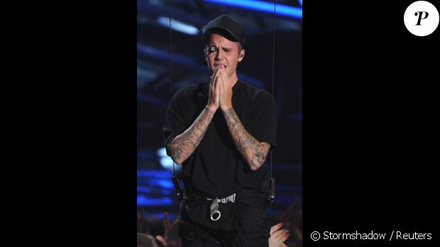 Justin Bieber sur la scène des MTV Video Music Awards le 30 août 2015 à Los Angeles