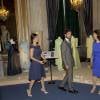 La reine Silvia de Suède inaugurait le 28 août 2015 l'exposition The Lilian Look!, qui rend hommage au style de la regrettée princesse Lilian (décédée en mars 2013), au palais royal à Stockholm, en présence du prince Carl Philip et de la princesse Sofia.