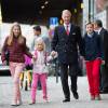 Le roi Philippe de Belgique accompagnait le 1er septembre 2015 ses enfants la princesse Elisabeth, le prince Gabriel et la princesse Eléonore au collège Sint-Jan-Berchmans pour leur rentrée des classes.