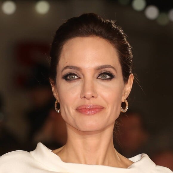 Angelina Jolie - Avant-première du film "Unbroken" à Londres, le 25 novembre 2014.