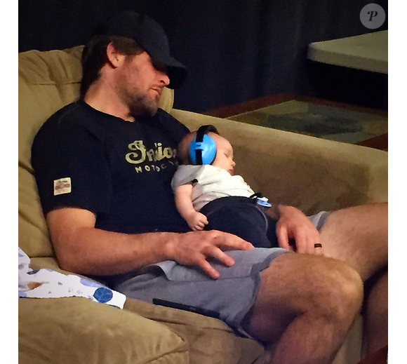 Carrie Underwood a posté une photo de son mari et leur fils sur son compte Instagram.