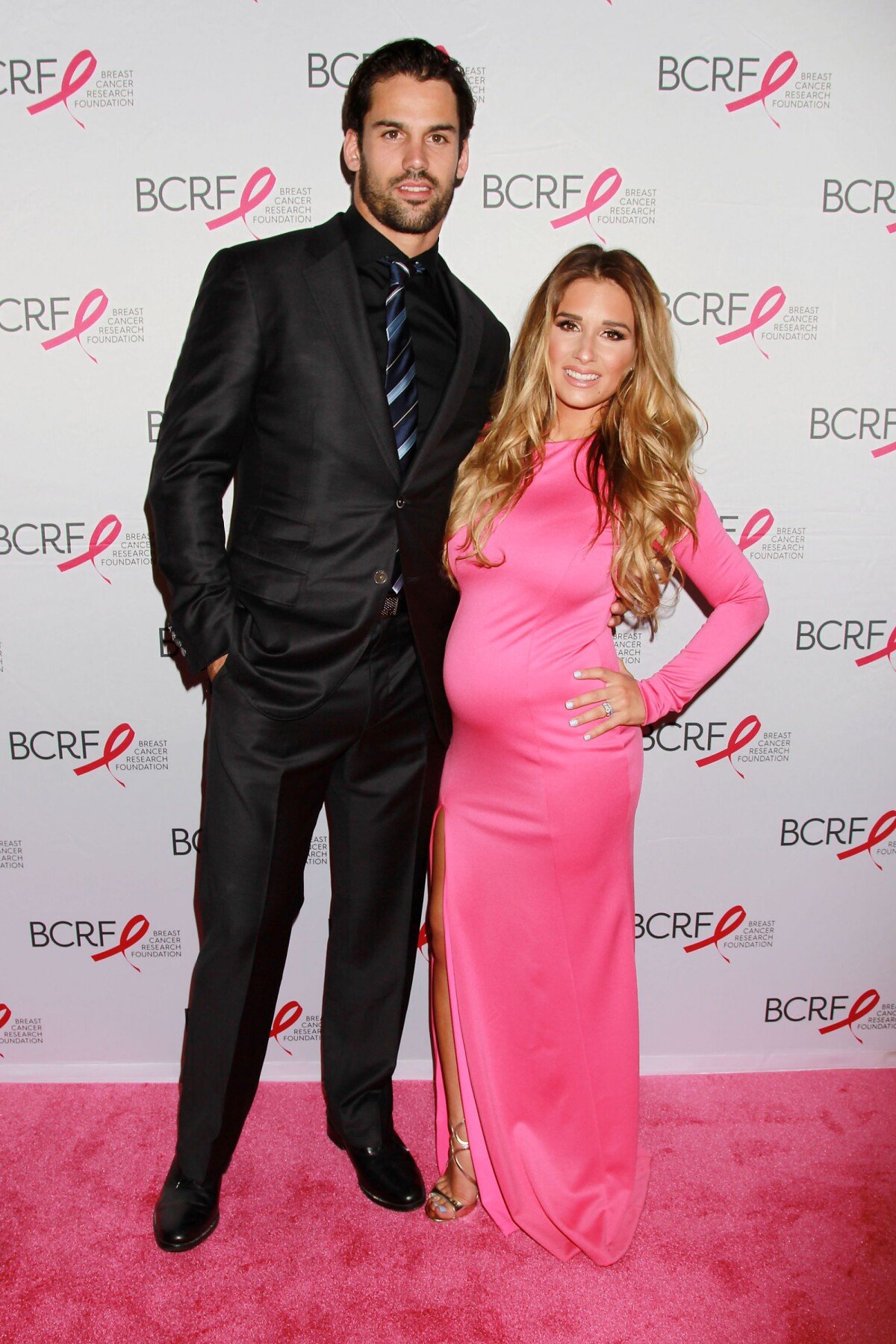 Photo : Jessie James Decker et Eric Decker, parents d'une petite Vivianne,  ont accueilli en septembre 2015 leur deuxième enfant, Eric Thomas Decker II.  - Purepeople