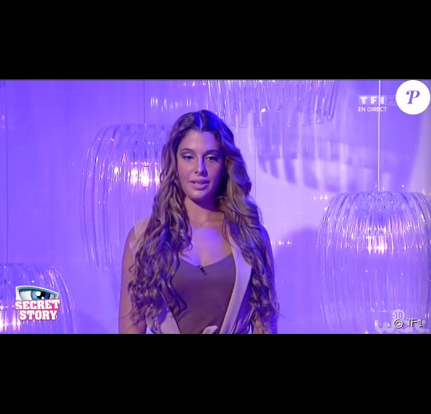 Coralie, dans Secret Story 9 l'hebdo, le vendredi 4 septembre 2015 sur TF1.