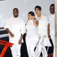 Exclusif - Kim Kardashian (enceinte), son mari Kanye West, Kris Jenner et son compagnon Corey Gamble - Anniversaire du joueur de basket de l'équipe de la NBA James Harden en présence de la famille Kardashian et de ses amis sur le bateau Hornblower à Marina del Rey, le 25 août 2015. Il fête de ses 26 ans. Tout le monde est vêtu en blanc pour l'occasion.