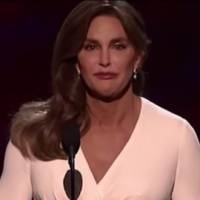 Caitlyn Jenner s'inspire du look d'Angelina Jolie avant d'affronter Kris Jenner