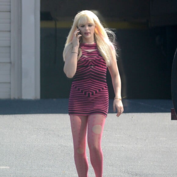 Exclusif - Chloë Grace Moretz (perruque) - Tournage du film "Neighbors 2" à Atlanta, le 26 août 2015.