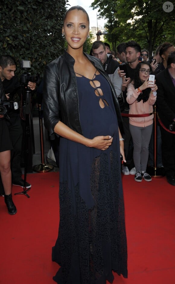 Noémie Lenoir (enceinte) - Arrivées au Dîner du Global Gift Gala au profit de L'Unicef France Frimousses de Créateurs, de The Global Gift Foundation et The Eva Longoria Foundation, organisé au Four Seasons Hôtel George V à Paris, le 25 mai 2015