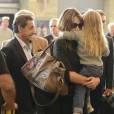 Nicolas Sarkozy, sa femme Carla Bruni-Sarkozy et leur fille Giulia Sarkozy quittent l'hôtel Four Seasons et arrivent à l'aéroport international Ezeiza à Buenos Aires en Argentine, le 30 août 2015 pour un retour sur Paris.