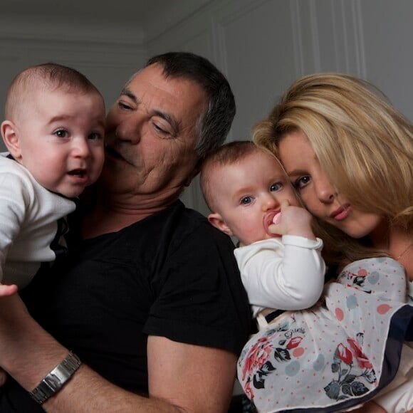Exclusif - Jean-Marie Bigard, Lola Marois et leurs adorables jumeaux Jules et Bella. 