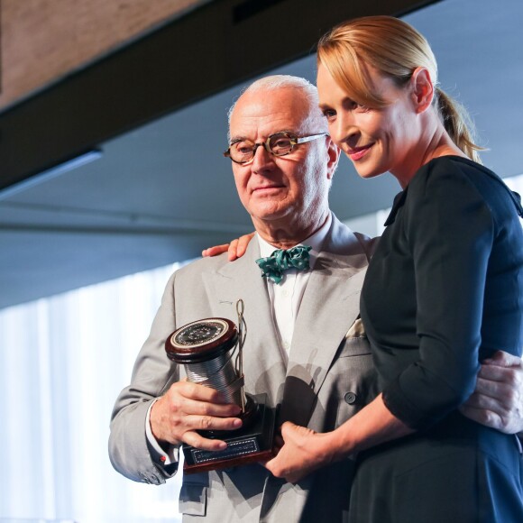 Manolo Blahnik et Uma Thurman lors du déjeuner de remise du Couture Council Award au David H. Koch Theater au Lincoln Center. New York, le 9 septembre 2015.