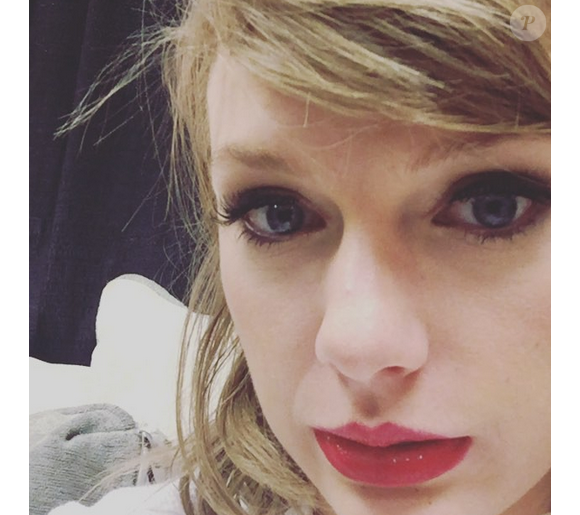 Taylor Swift paniquée avant son concert à Houston alors que l'alarme incendie du stade où elle devait se produire s'est déclenchée / photo postée sur le compte Instagram de la chanteuse.