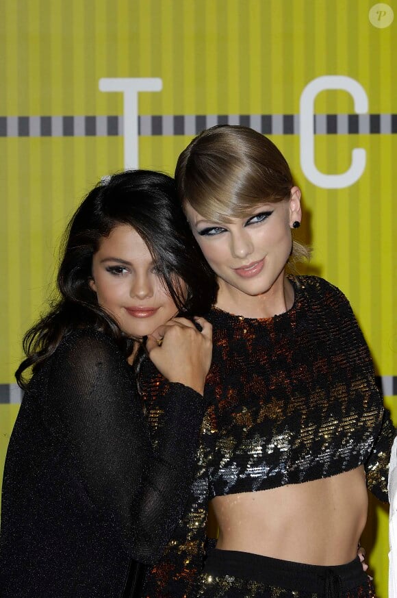 Selena Gomez et Taylor Swift - Soirée des MTV Video Music Awards à Los Angeles le 30 août 2015.