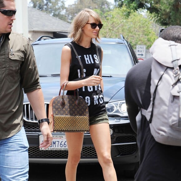 Taylor Swift et Selena Gomez vont déjeuner au restaurant à West Hollywood, le 16 juin 2015.