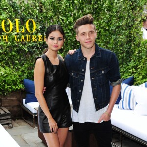 Selena Gomez et Brooklyn Beckham assistent à la présentation de la collection printemps-été 2016 de Polo Ralph Lauren au Gallow Green, restaurant de l'hôtel McKittrick. New York, le 11 septembre 2015.