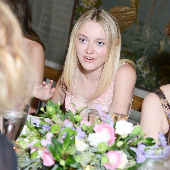 Dakota Fanning assiste au déjeuner des It Girls du magazine W (en association avec Coach) à New York. Le 10 septembre 2015.