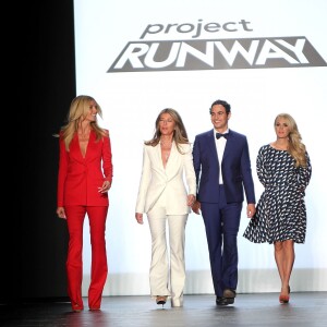 Heidi Klum, Nina Garcia, Zac Posen et la juge invitée Carie Underwood assistent au défilé des finalistes de l'émission Project Runway (saison 14) à la New York Fashion Week. New York, le 10 septembre 2015.