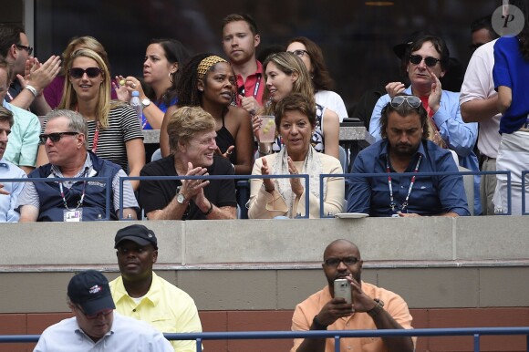 Robert Redford et Henri Leconte lors de la finale dame de l'US Open Flavia Pennetta et Roberta Vinci à l'USTA Billie Jean King National Tennis Center de Flushing dans le Queens à New York le 12 septembre 2015