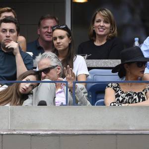 Michael Douglas avec sa femme Catherine Zeta-Jones et leur fille Carys lors de la finale dame de l'US Open entre sa compagne Flavia Pennetta et Roberta Vinci à l'USTA Billie Jean King National Tennis Center de Flushing dans le Queens à New York le 12 septembre 2015