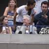 Michael Douglas avec son épouse Catherine Zeta-Jones et leur fille Carys lors de la finale dame de l'US Open à l'USTA Billie Jean King National Tennis Center de Flushing dans le Queens à New York, le 12 septembre 2015