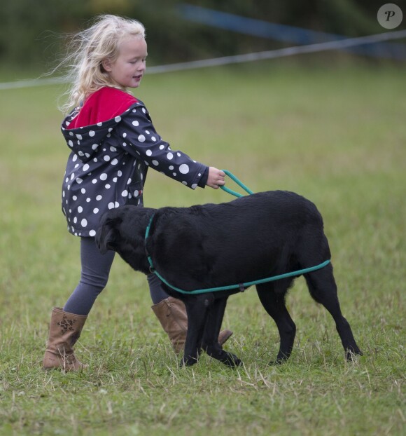 Savannah Phillips et son chien le 12 septembre 2015 au concours complet Whatley Manor Gatcombe à Gatcombe Park (Gloucestershire).