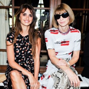 Penélope Cruz et Anna Wintour assistent au défilé Carolina Herrera printemps-été 2016 au musée Frick Collection. New York, le 14 septembre 2015.