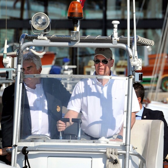 Le prince Albert II de Monaco au Yacht Club de Monaco le 11 septembre 2015 pour une revue d'effectifs dans le cadre de la 12e Monaco Classic Week.