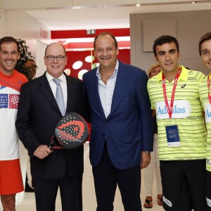 Le prince Albert II de Monaco apportait le 10 septembre 2015 son soutien au 1er Padle Master de Monaco, organisé sous le chapiteau de Fontvieille par Fabrice Pastor (au côté du prince) et Monte-Carlo International Sports.