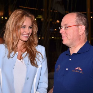 Le prince Albert II de Monaco participait le 10 septembre 2015, tout comme Adriana Karembeu et son mari André, à la soirée de remise des prix du Concours des Chefs dans le cadre de la 12e Monaco Classic Week au Yacht Club de Monaco.