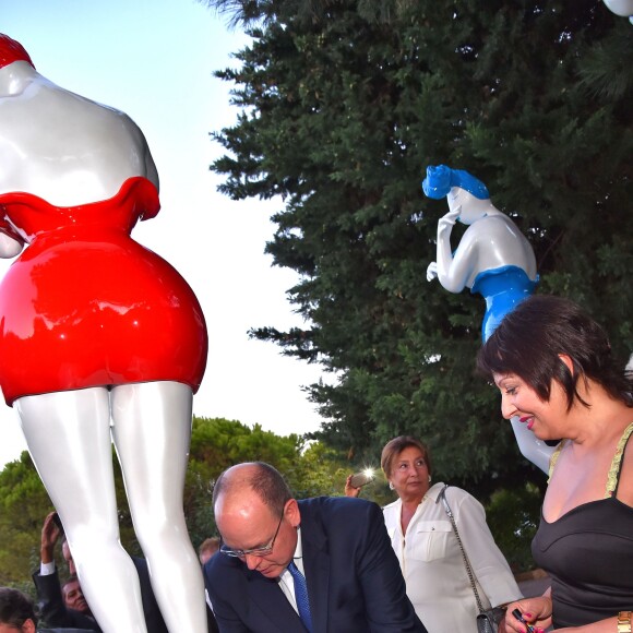 Le prince Albert II de Monaco au Parc des Oliviers de Roquebrune-Cap-Martin le 7 septembre 2015 pour l'inauguration de la 5e édition des Journées de l'Art-bre, où six oeuvres de son défunt père Rainier III étaient exposées pour la première fois.