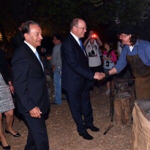 Le prince Albert II de Monaco au Parc des Oliviers de Roquebrune-Cap-Martin le 7 septembre 2015 pour l'inauguration de la 5e édition des Journées de l'Art-bre, où six oeuvres de son défunt père Rainier III étaient exposées pour la première fois.