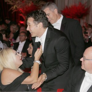 Lady Monika Bacardi, James Franco et le prince Albert II de Monaco lors de l'AMBI Benefit Gala, soirée organisée le 9 septembre 2015 au Four Seasons Hotel de Toronto en marge du Festival de cinéma par Lady Monika Bacardi et son associé au sein d'AMBI Pictures Andrea Iervolino, au profit de la Fondation Prince Albert II de Monaco en faveur de l'environnement.