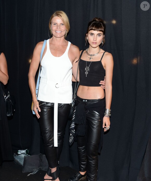 Mariel Hemingway et sa fille Langley Fox assistent au défilé Coach (le premier de la marque à la Fashion Week de New York, collection printemps-été 2016) au High Line. New York, le 15 septembre 2015.