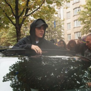 Justin Bieber quitte son hotel parisien le 16 septembre 2015.