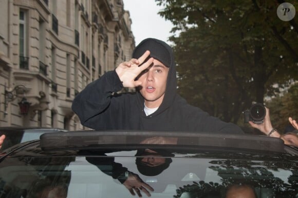 Justin Bieber en concert devant les locaux de la radio NRJ à Paris, France, le 16 septembre 2015